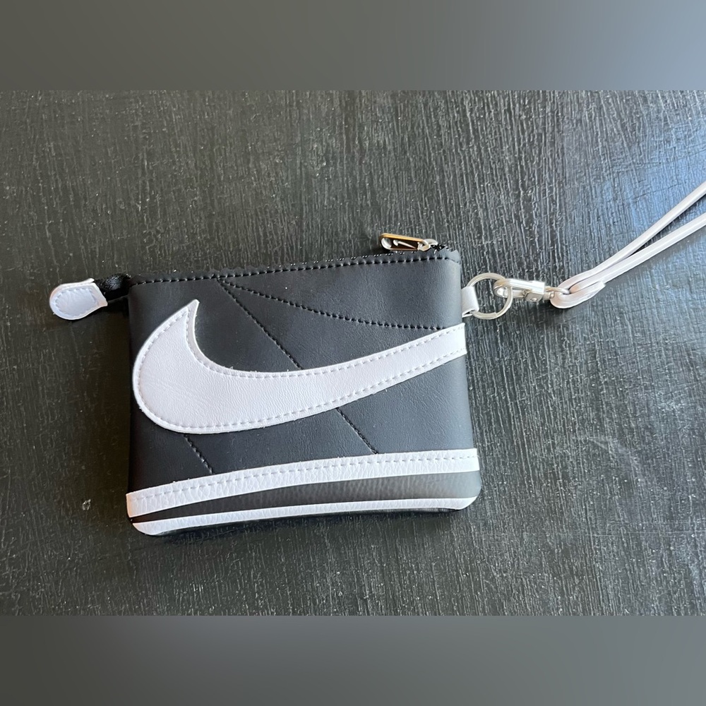NWOT Nike Women's Wristlet 5 1/4" x  4 1/4"